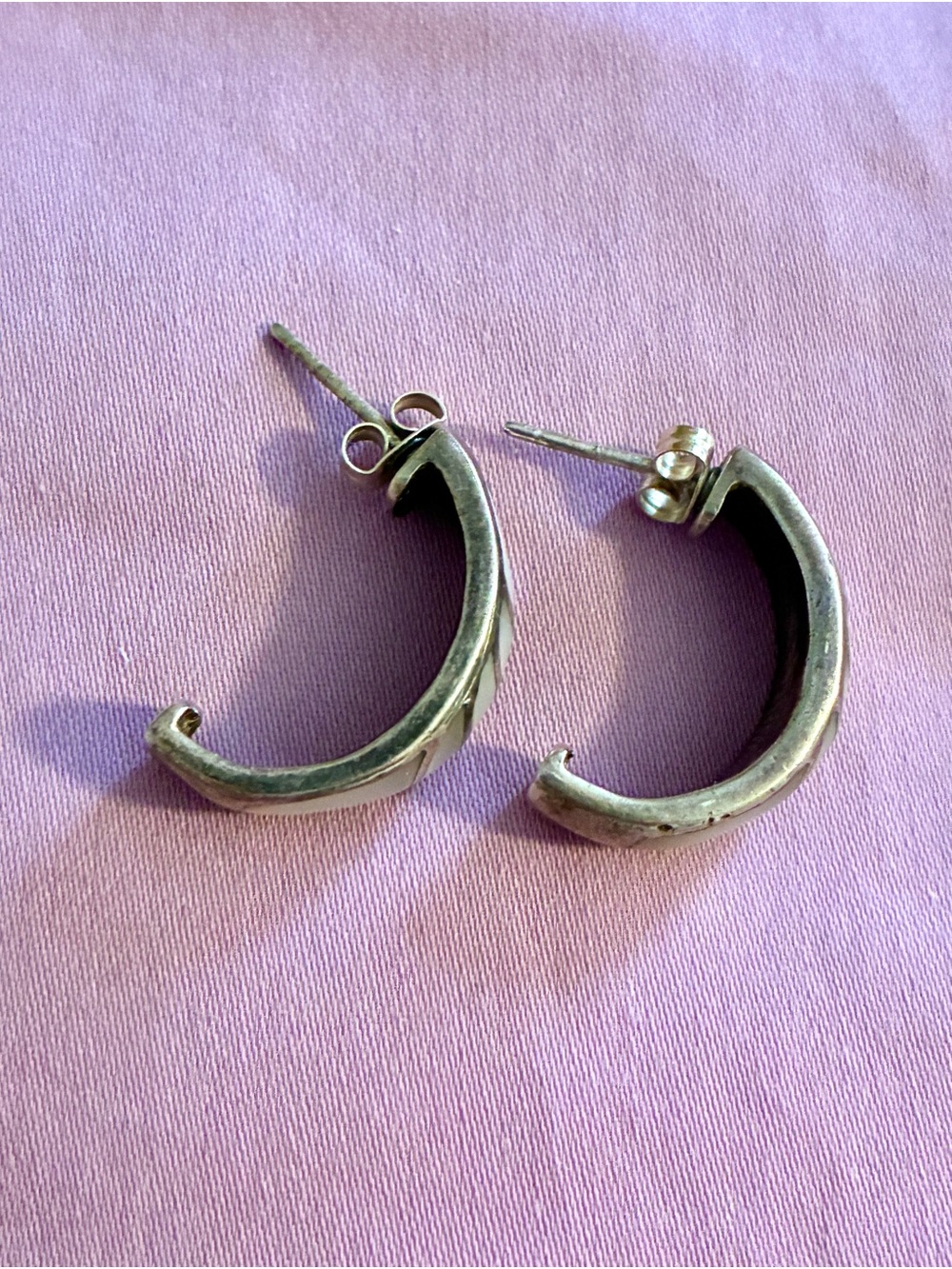 Sterling Mother of Pearl Inlay Vintage Hoop Earrings - Picture 4 of 6